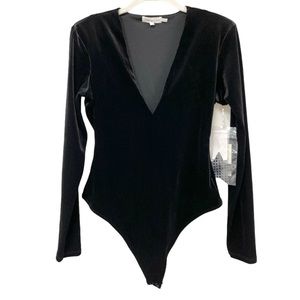 NWT Good American All Day Velvet Deep V Bodysuit
